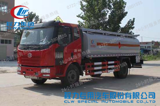 程力威牌CLW5163GYYC4型運(yùn)油車